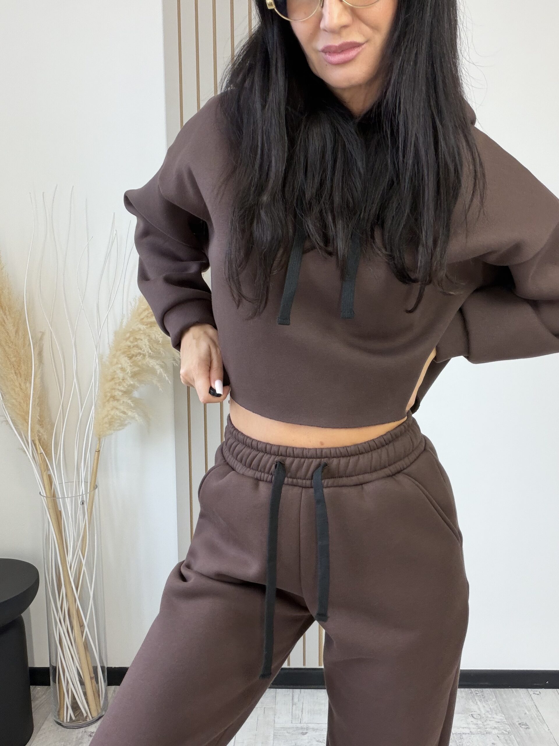Krótka bluza oversize z kapturem SLAY Czekolada - obrazek 6